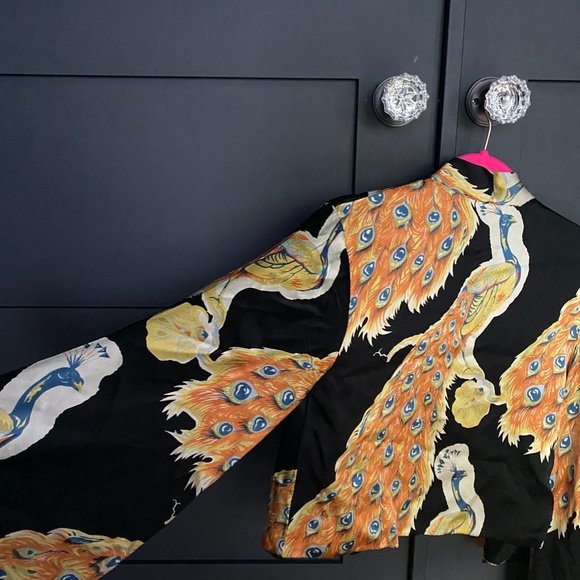 Silk Jacket Peacock Pattern - Picture 3 of 4